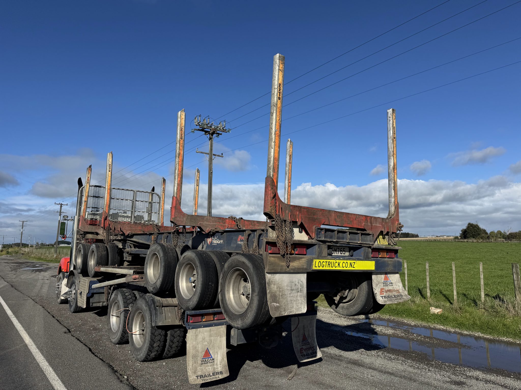 2017 Kenworth T409 9 Axle Logger Unit - Image 4