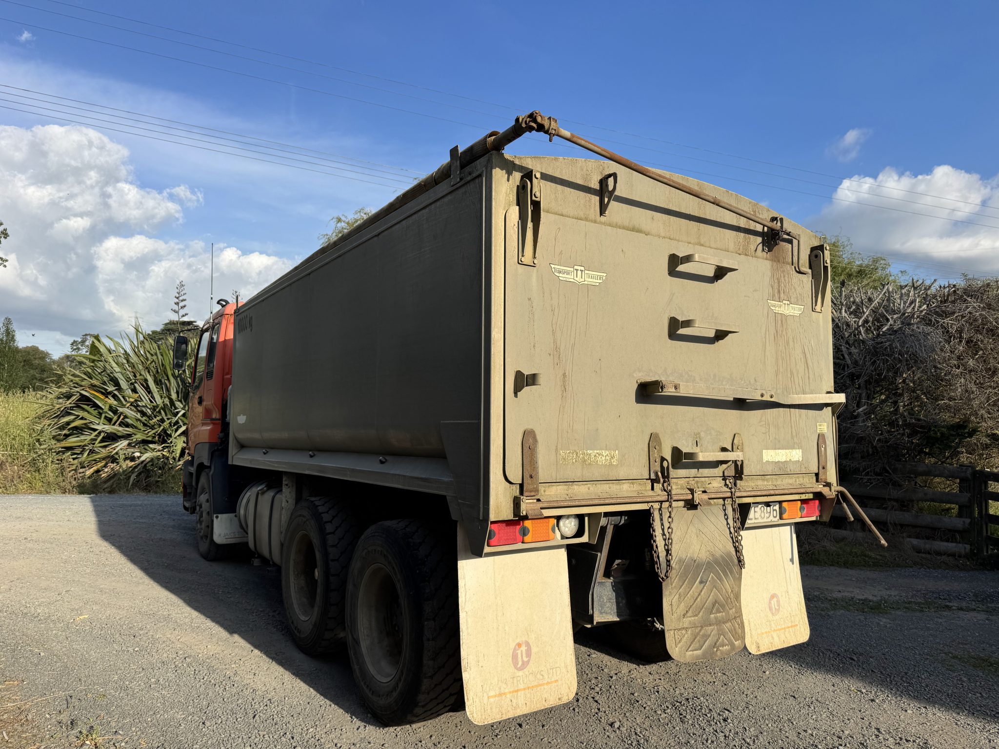 2007 Isuzu EXZ460 6x4 Alloy Tipper - Image 4