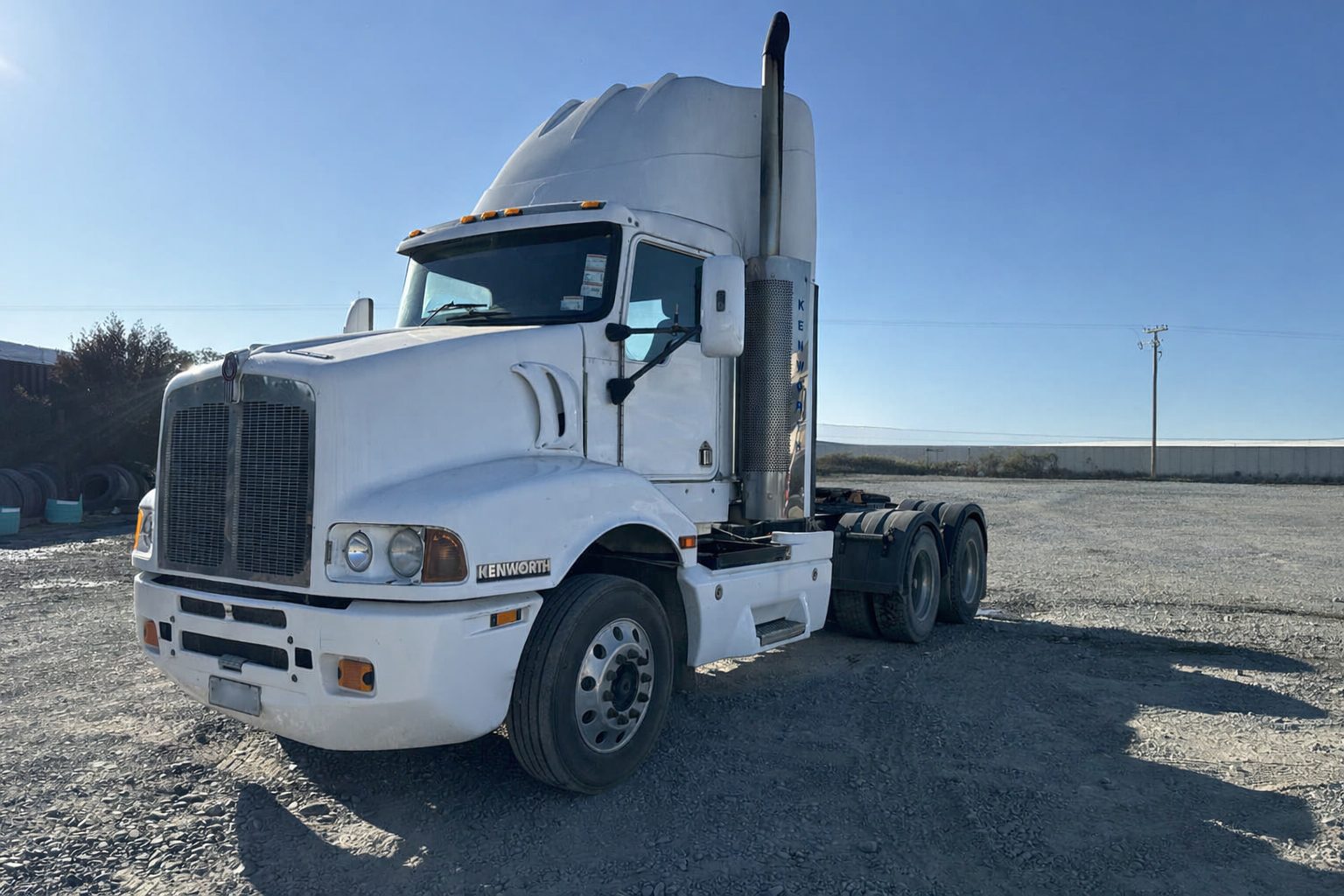 2006 Kenworth T404 6x4 Tractor Unit - Image 3