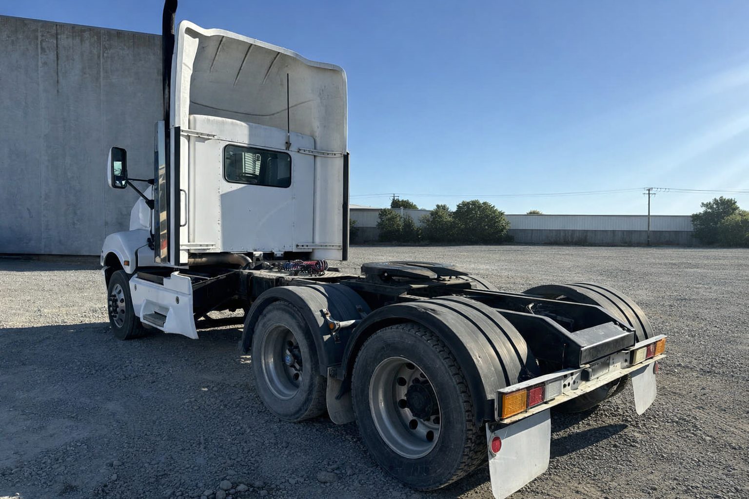2006 Kenworth T404 6x4 Tractor Unit - Image 4