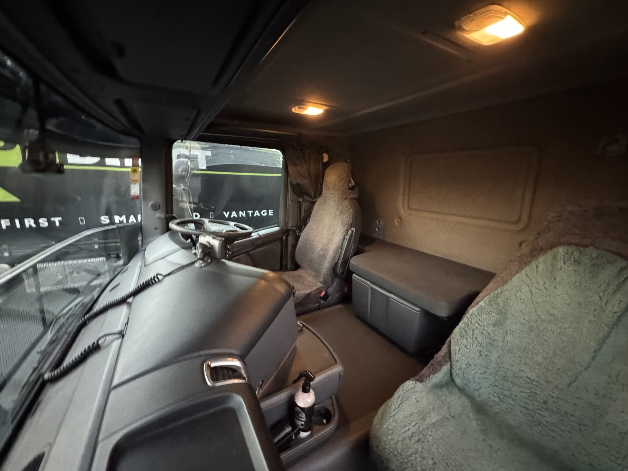 2015 Scania G400 Sliding Curtainsider - Image 10