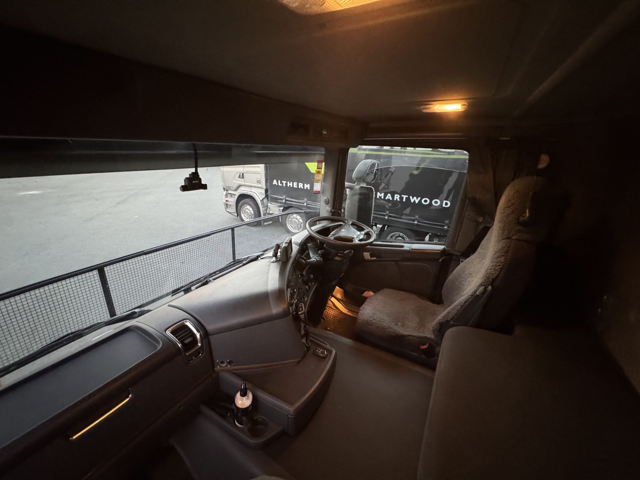 2015 Scania G400 Sliding Curtainsider - Image 9