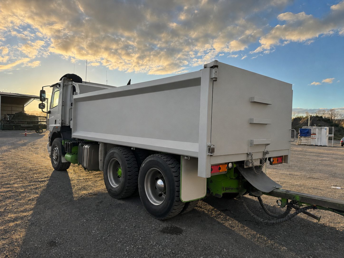 2019 DAF CF85 Steel Bathtub - Image 4