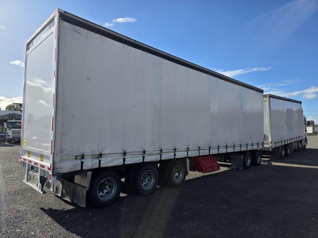 2016 Scania R620 Curtainsider Unit - Image 5
