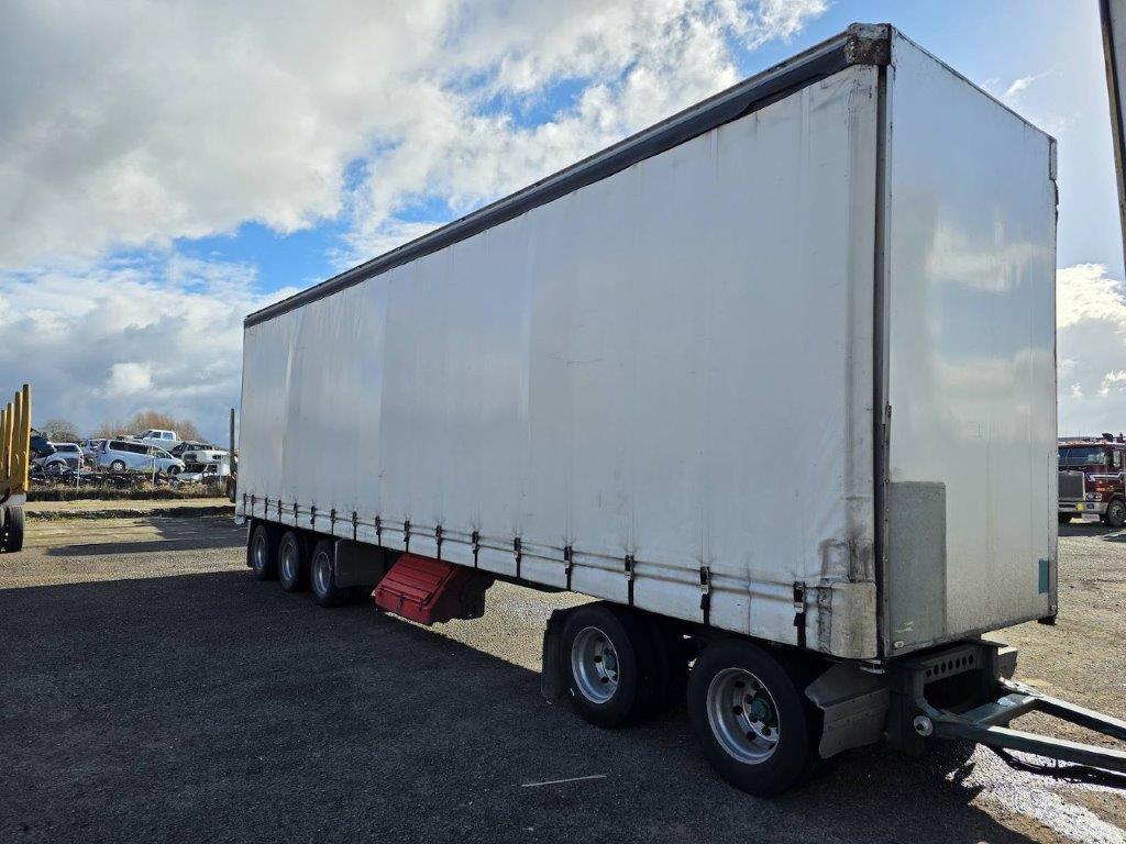 2016 Scania R620 Curtainsider Unit - Image 4