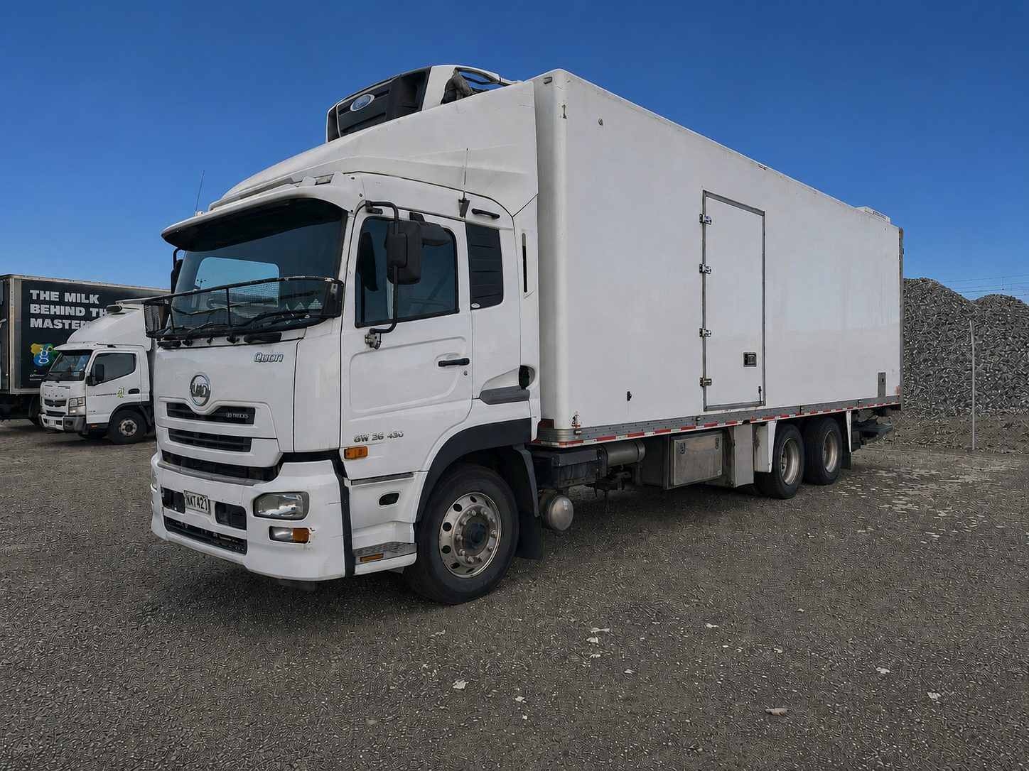 2014 UD GW26420 Hardsider - Image 3
