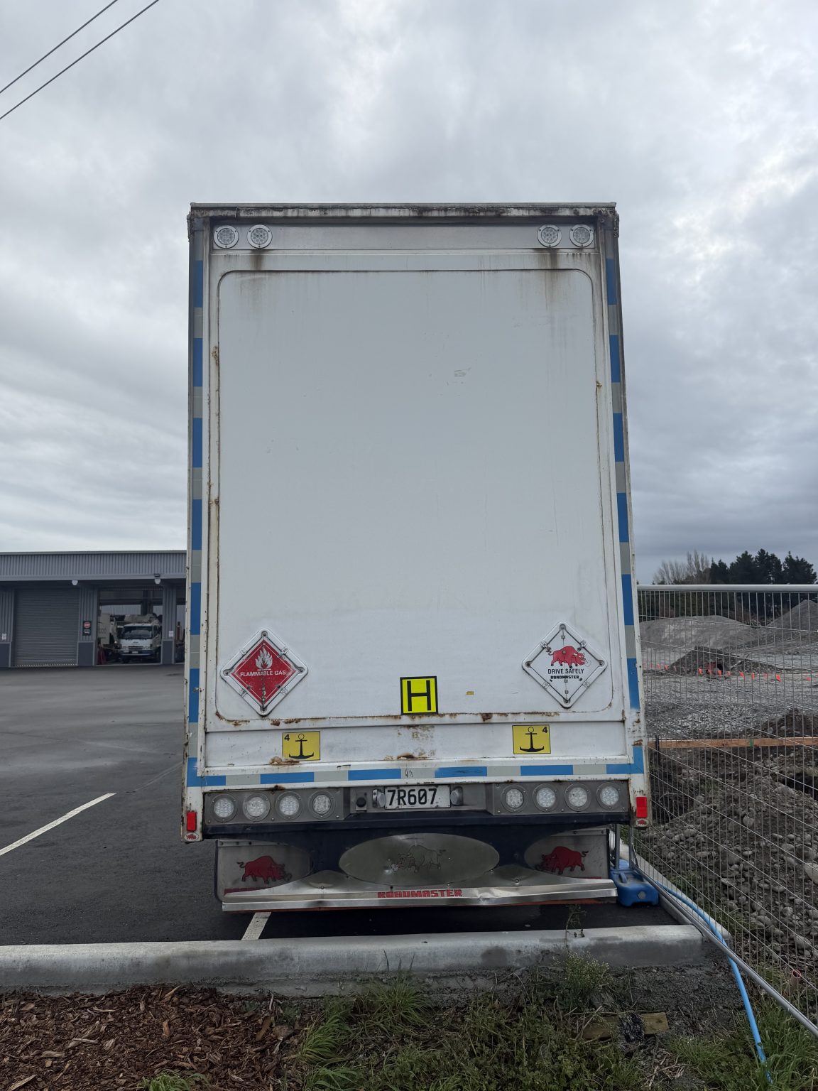 2017 Roadmaster 5 Axle Curtain-side Trailer - Image 5