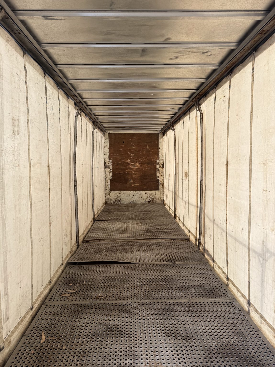 2017 Roadmaster 5 Axle Curtain-side Trailer - Image 6